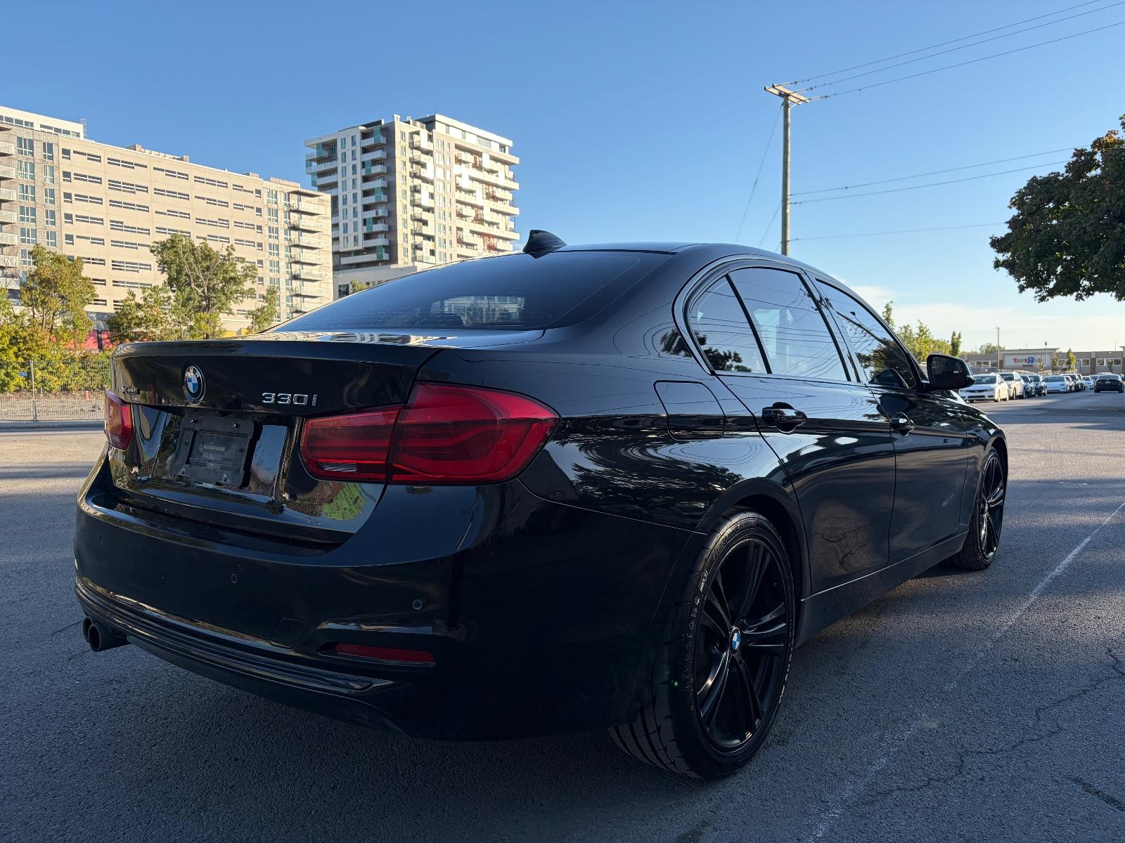2017 BMW 330i xDrive, photo 3