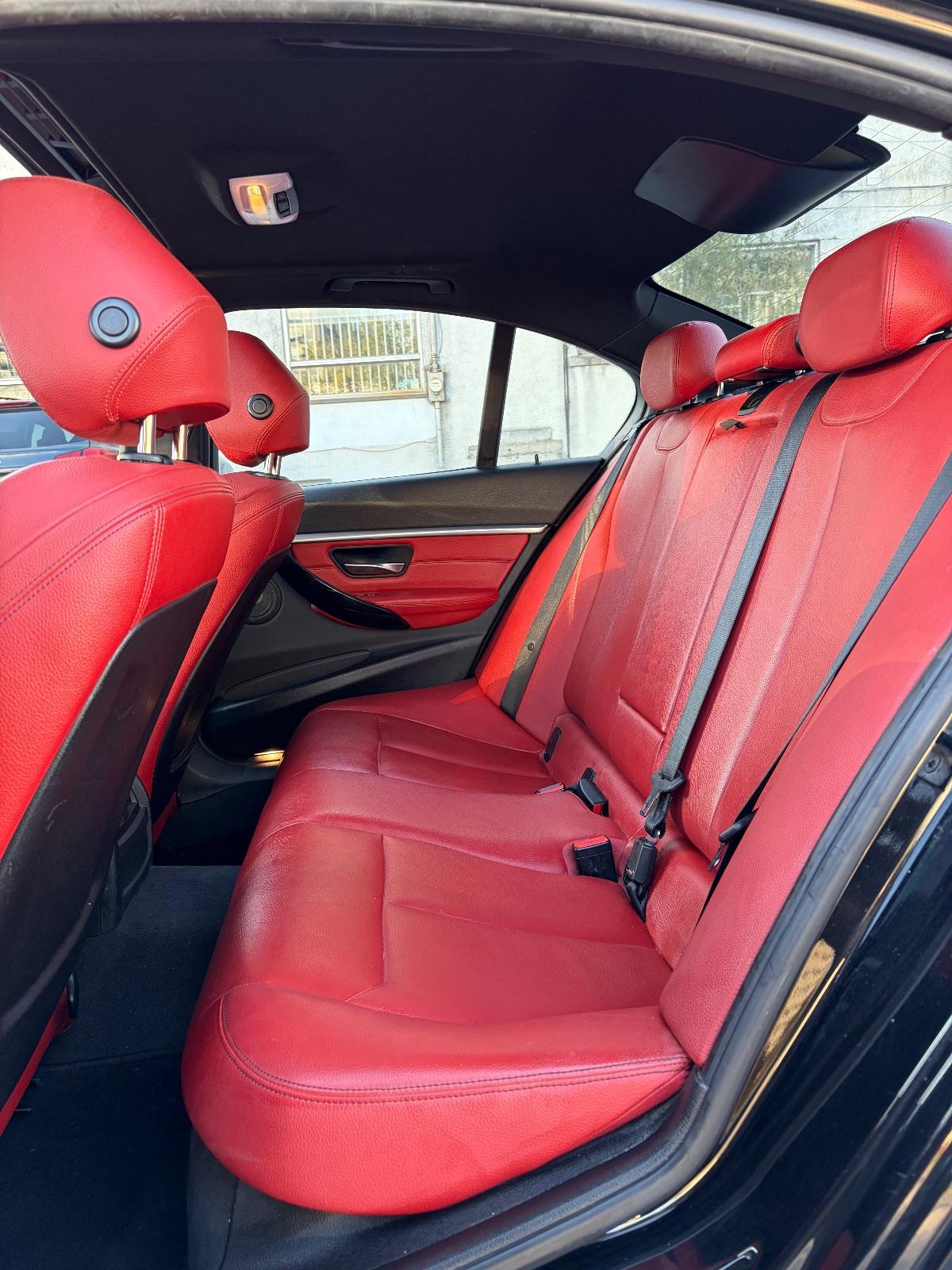 2017 BMW 330i xDrive, photo 9