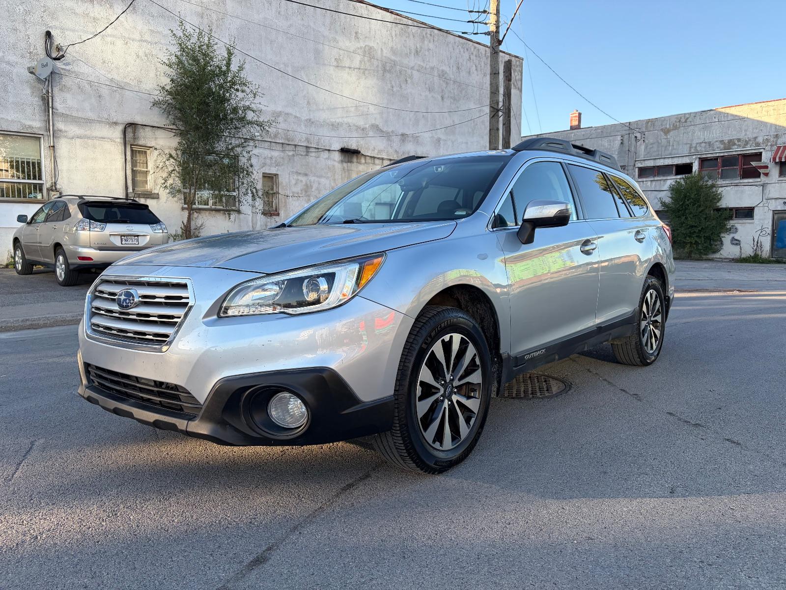 2017 Subaru Outback Limited, photo 2