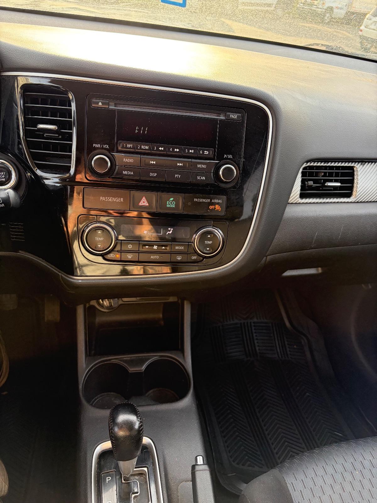 2014 Mitsubishi Outlander AWD, photo 13