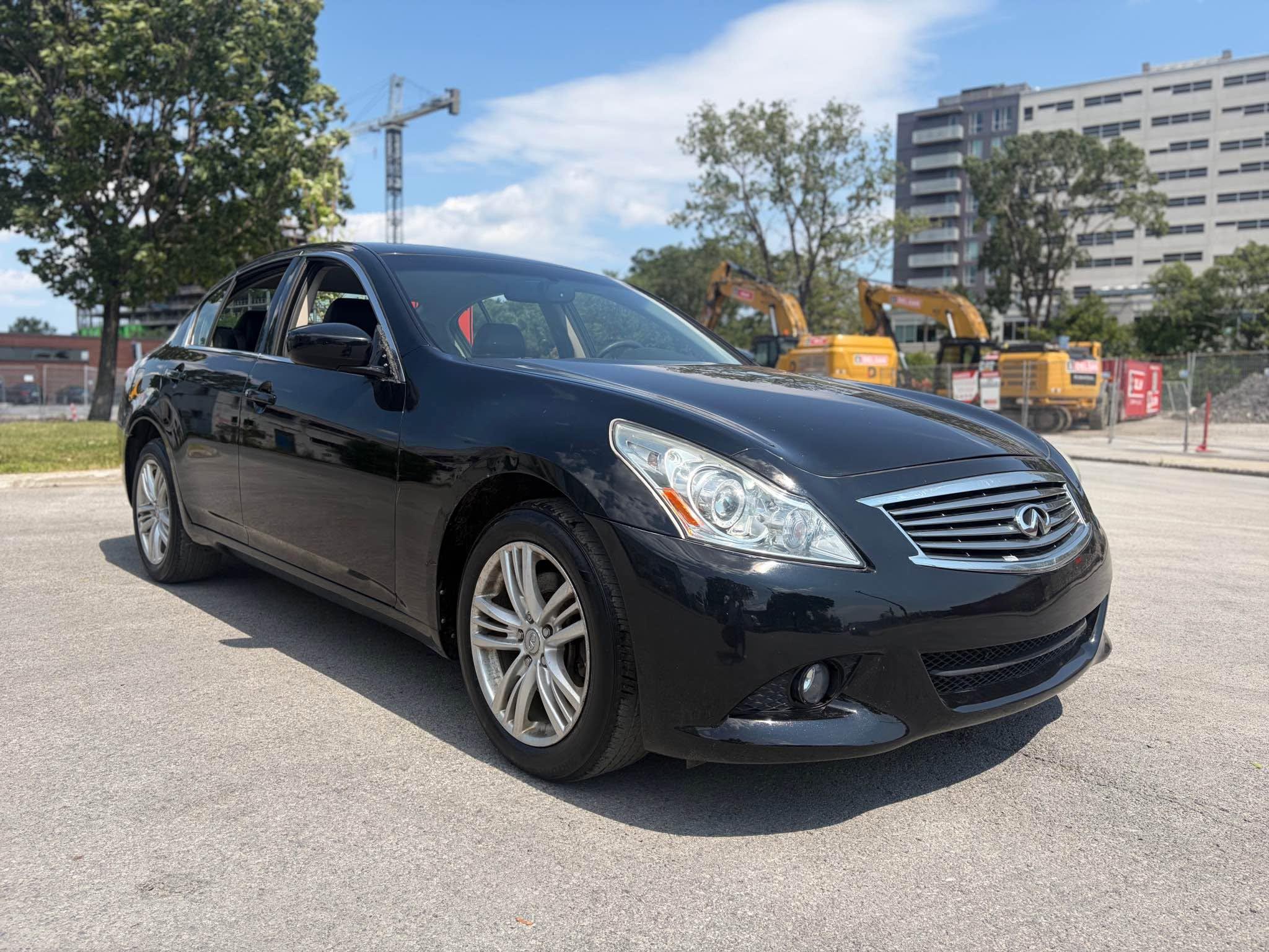 2011 Infiniti Q50, photo 2