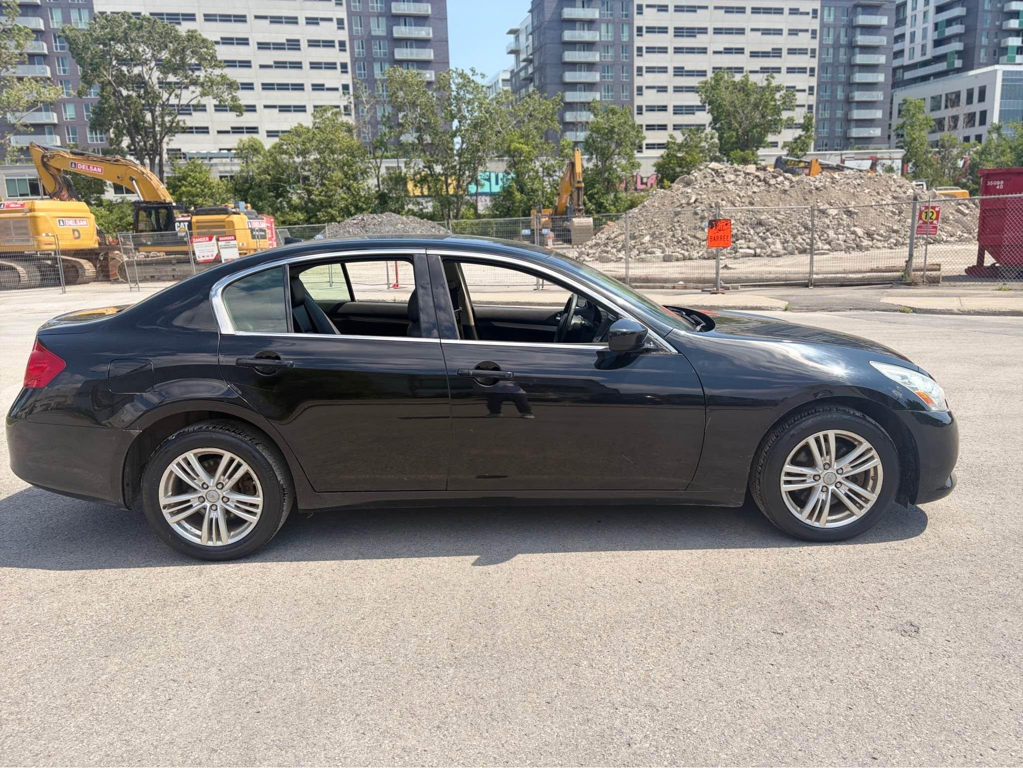 2011 Infiniti Q50, photo 3