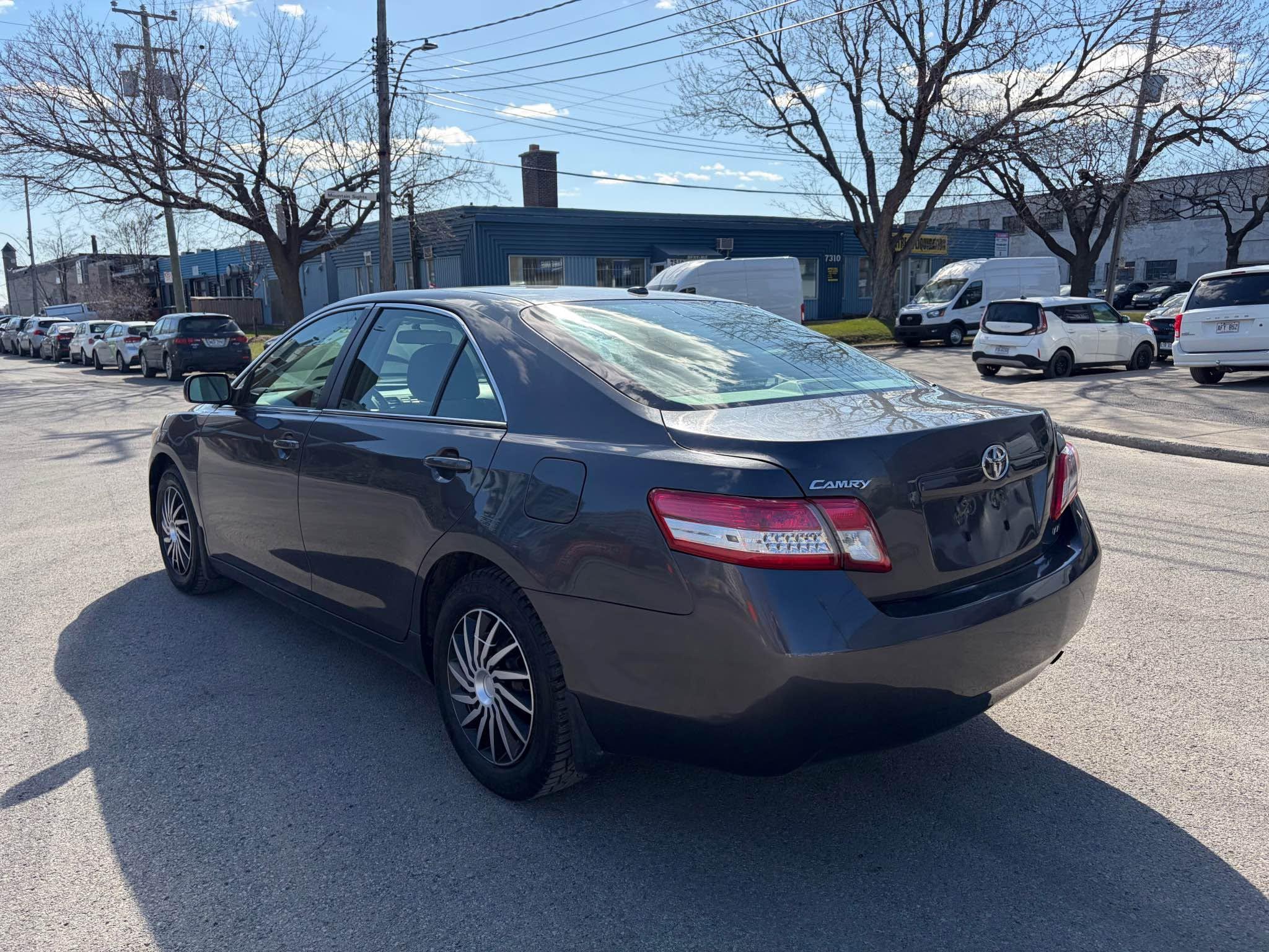 2011 Toyota Camry, photo 7