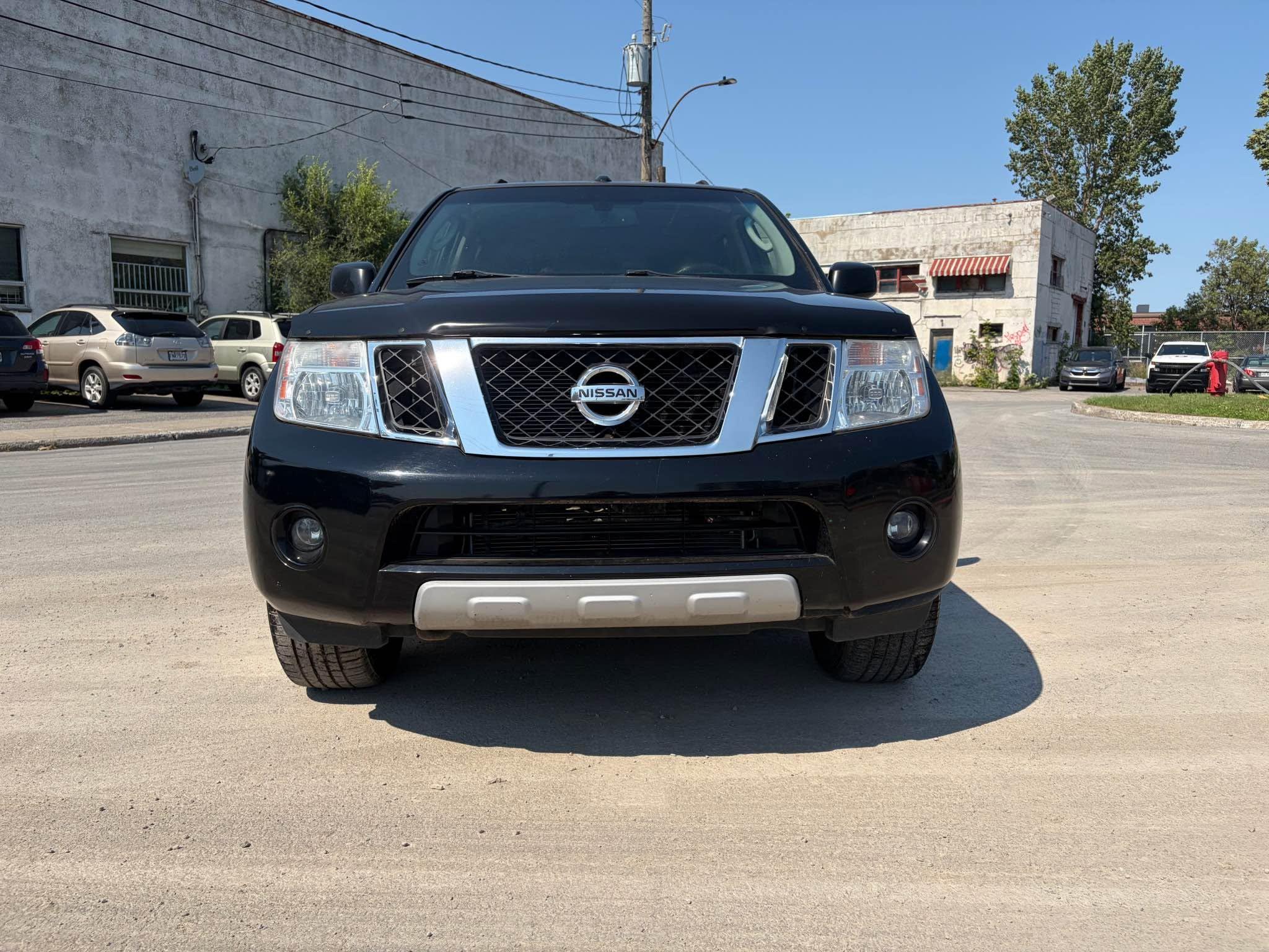 2012 Nissan Pathfinder, photo 2
