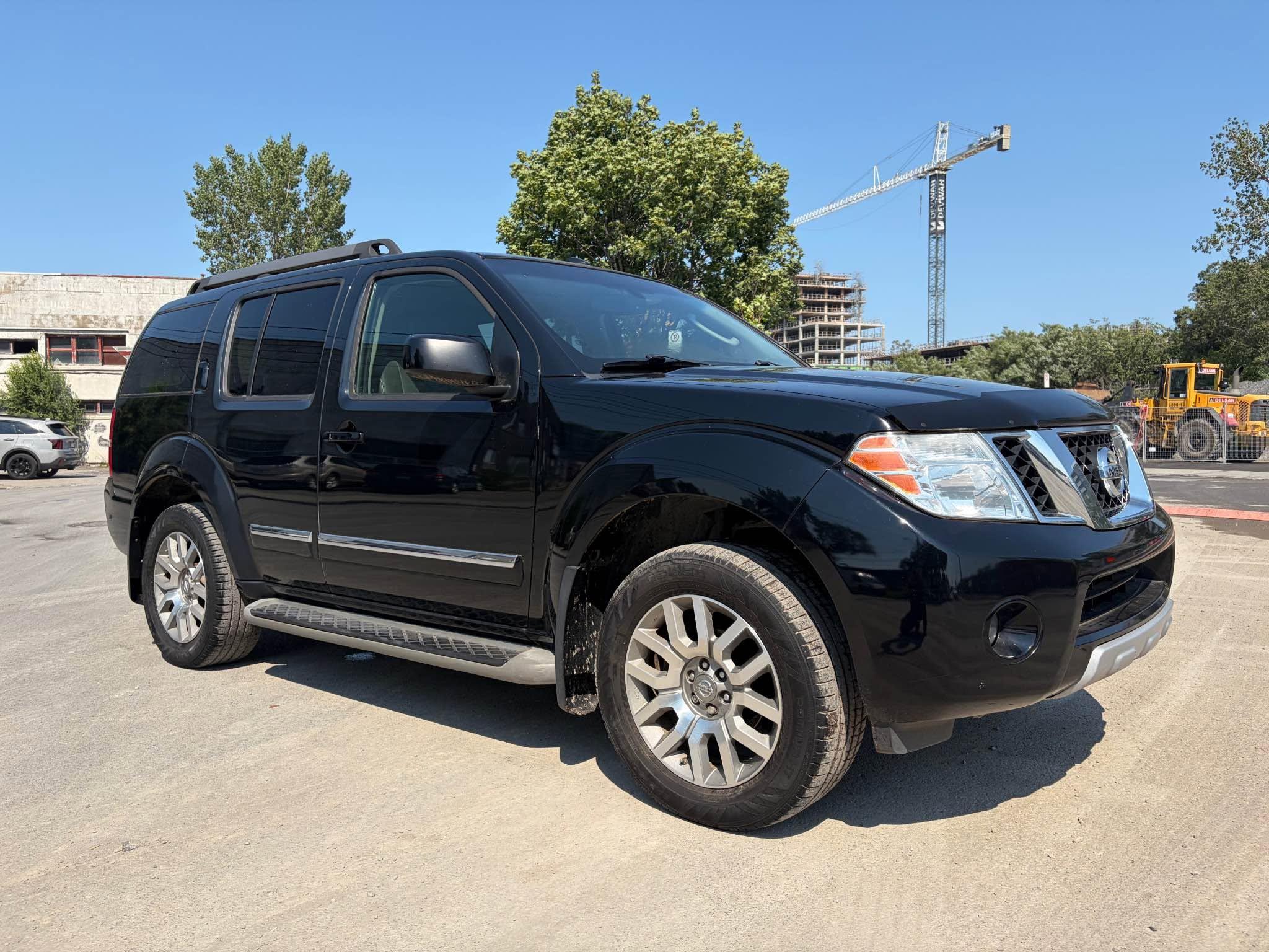 2012 Nissan Pathfinder, photo 3