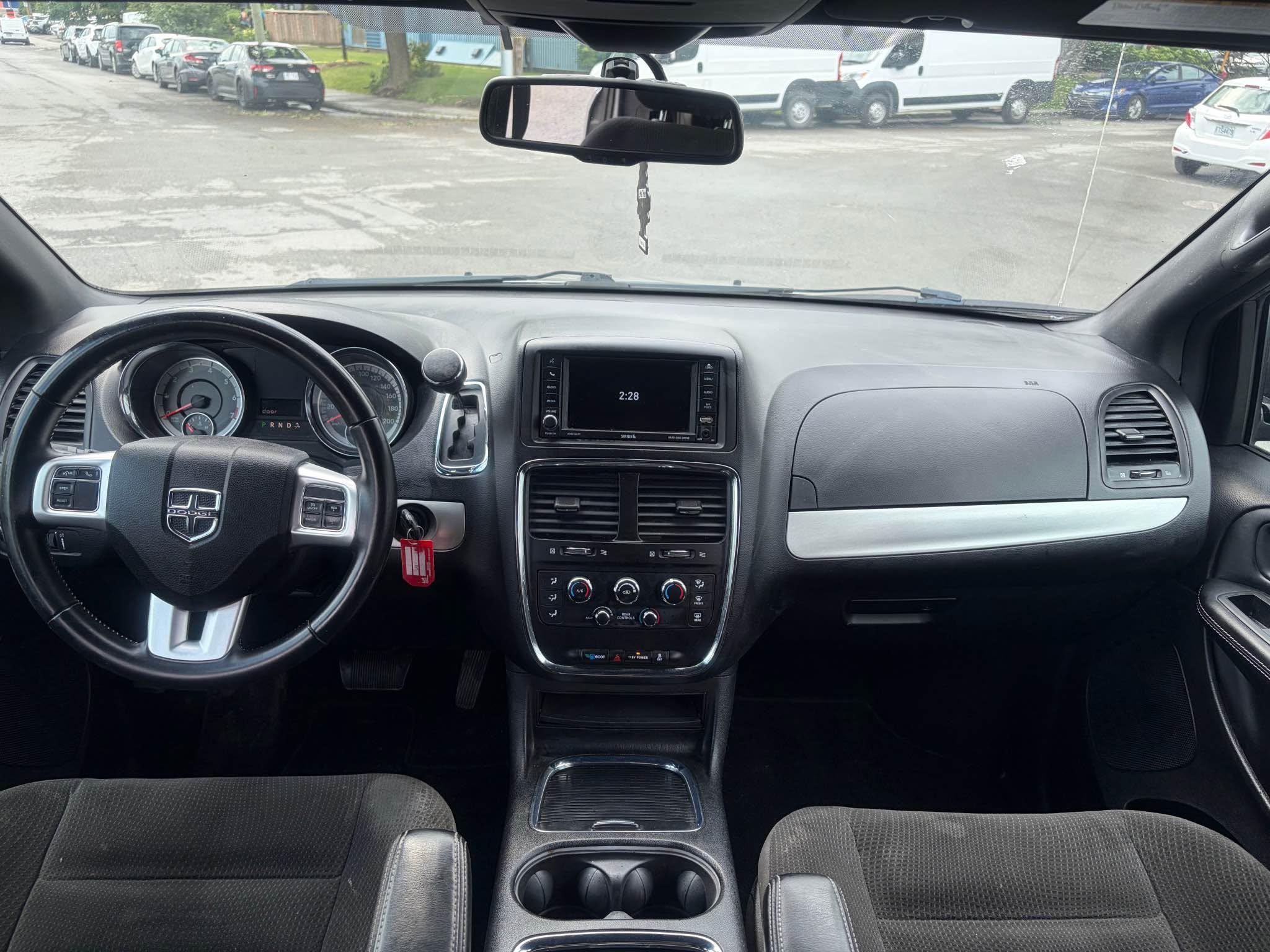 2017 Dodge Caravan, photo 10