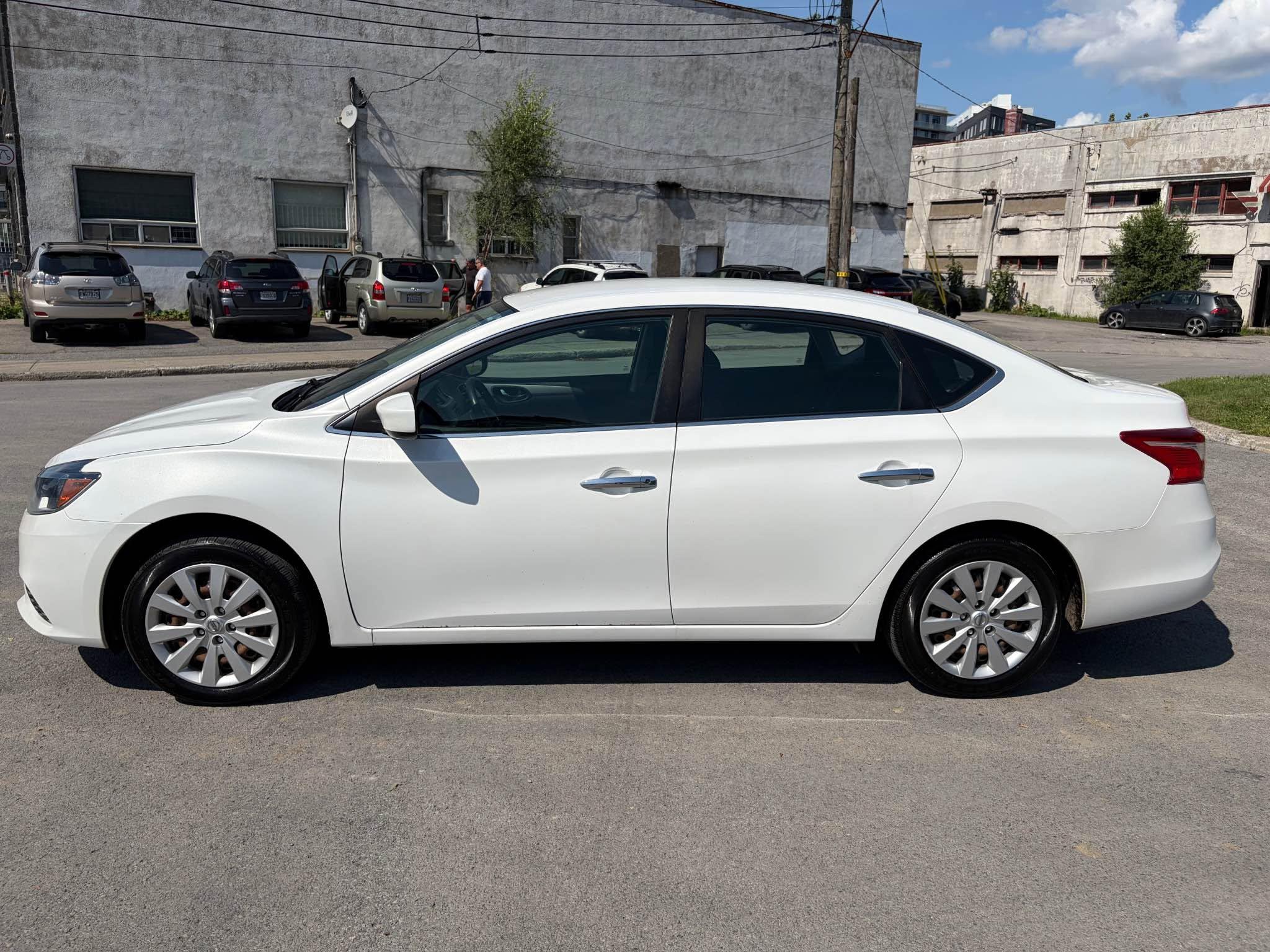 2017 Nissan Sentra, photo 2