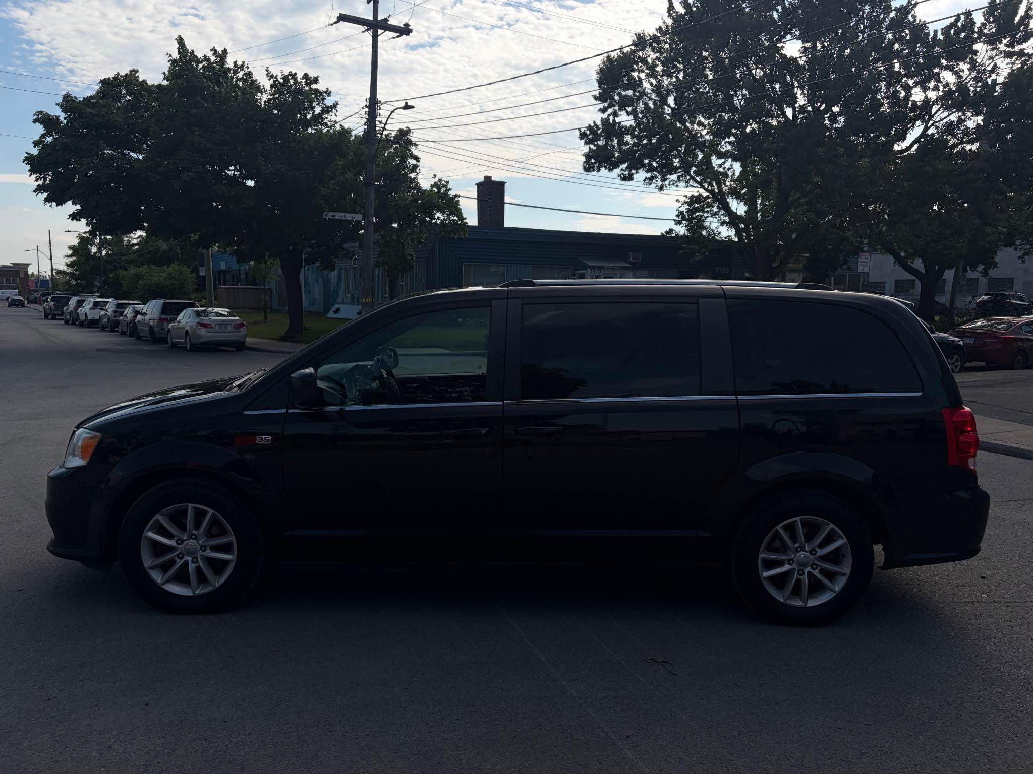 2019 Dodge Caravan, photo 3