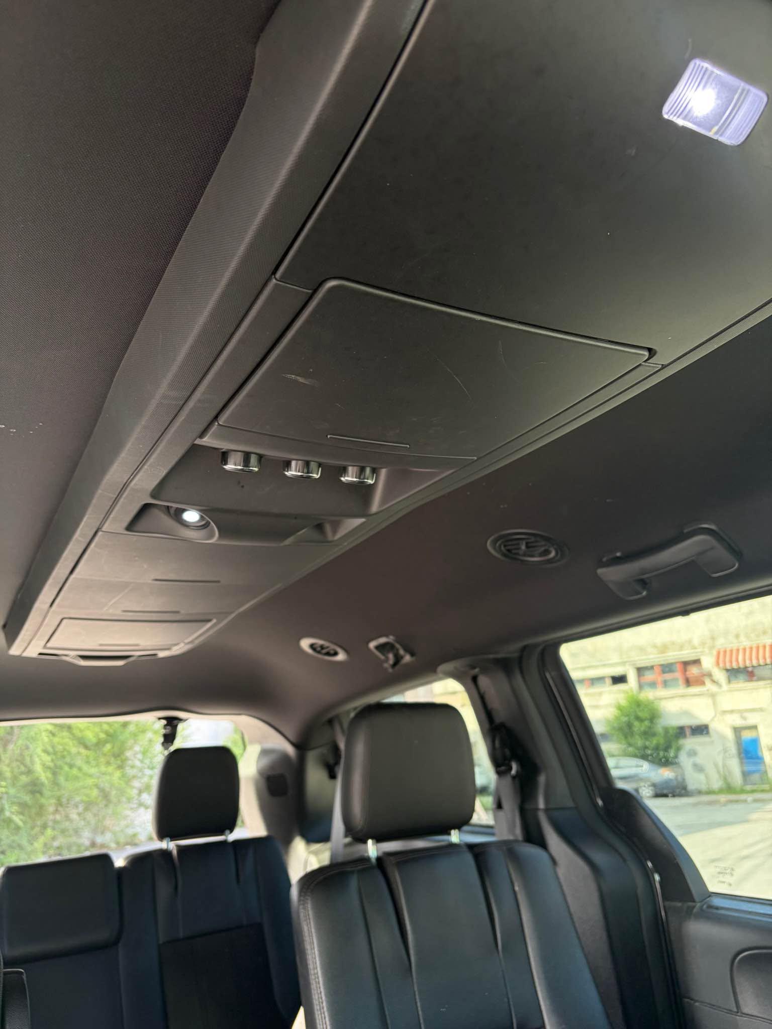 2019 Dodge Caravan, photo 10