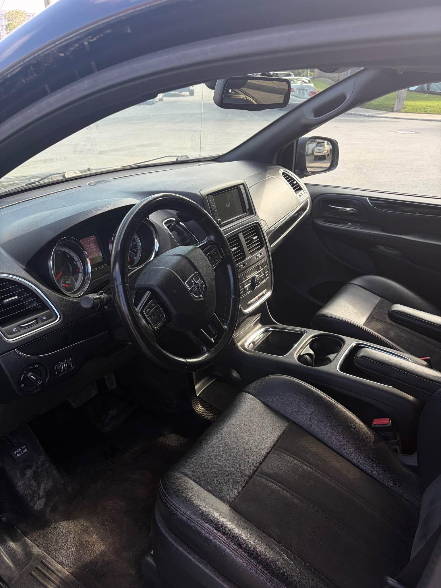2019 Dodge Caravan, photo 12
