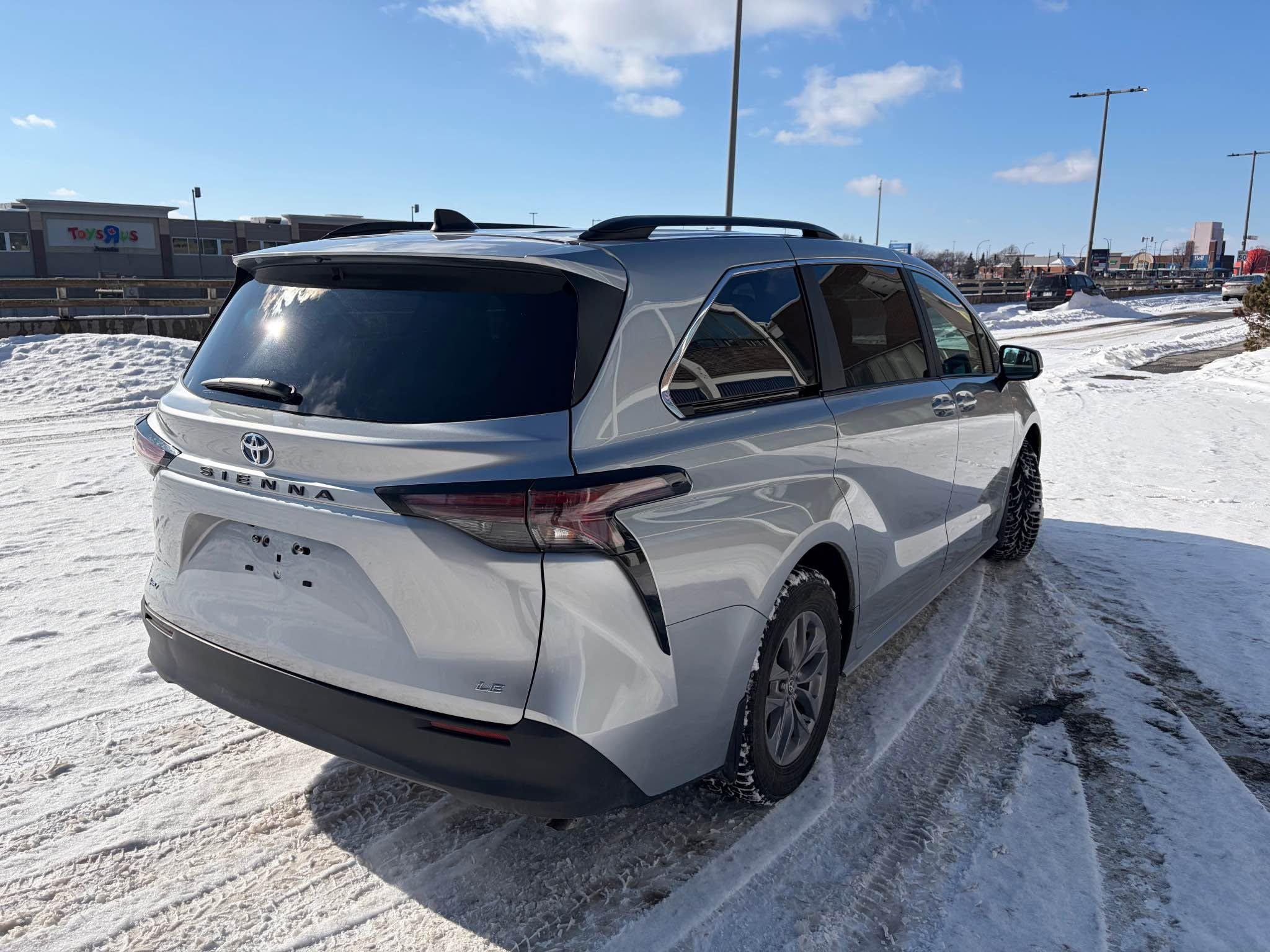 2025 Toyota Sienna, photo 4
