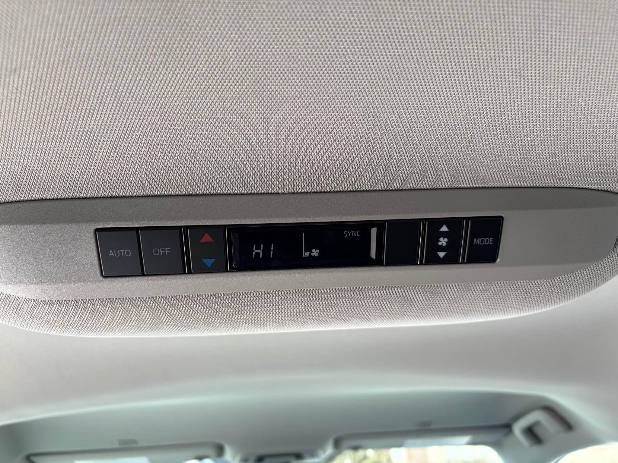 2025 Toyota Sienna, photo 9